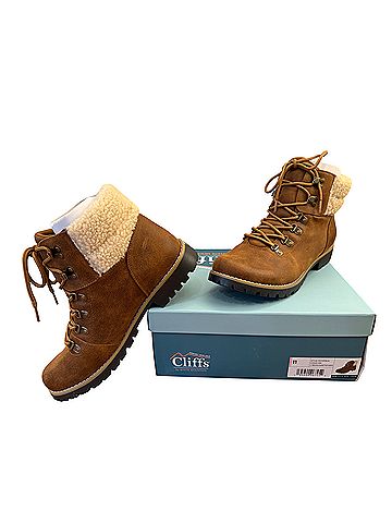 Cliffs by White Mountain pathfield Boots (view 1)