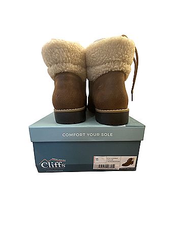 Cliffs by White Mountain pathfield Boots (view 2)