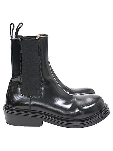 Bottega Veneta  Bottega Veneta Brushed Chelsea Boots in Black Leather (view 1)