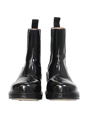 Bottega Veneta  Bottega Veneta Brushed Chelsea Boots in Black Leather (view 2)