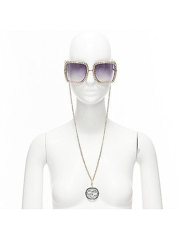 Gucci Gucci GG Logo Charm Chain Trim Square Oversized Sunnies With Chain (view 1)