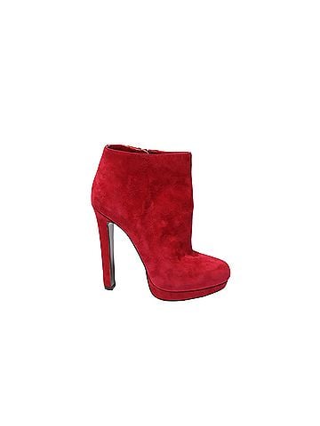 Alexander McQueen Alexander McQueen Ankle Boots in Red Suede (view 1)