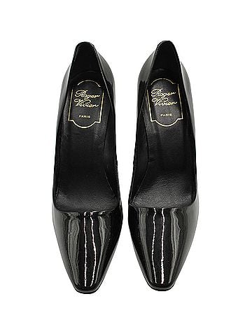 Roger Vivier Roger Vivier Curved Heel Pumps in Black Patent Leather (view 2)
