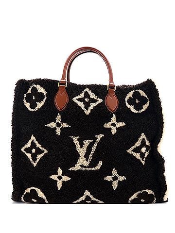 Louis Vuitton OnTheGo Tote Monogram Giant Teddy Fleece GM (view 1)