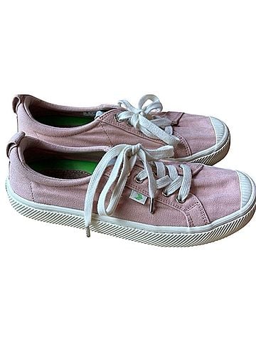 Cariuma Sneakers (view 1)