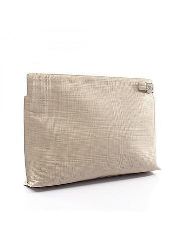 Loewe Loewe T Pouch Anagram Second Bag Clutch Handbag Leather Women's Green (view 2)