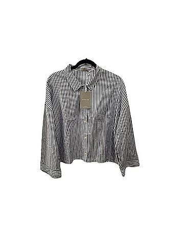 Everlane Cotton Soft Boxy Cropped PJ Top Long Sleeve Button-Down Shirt (view 1)