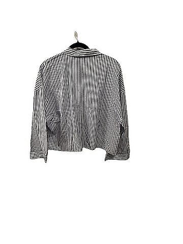 Everlane Cotton Soft Boxy Cropped PJ Top Long Sleeve Button-Down Shirt (view 2)