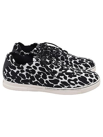 Stuart Weitzman Stuart Weitzman Low Top Sneakers in Animal Print Canvas (view 1)