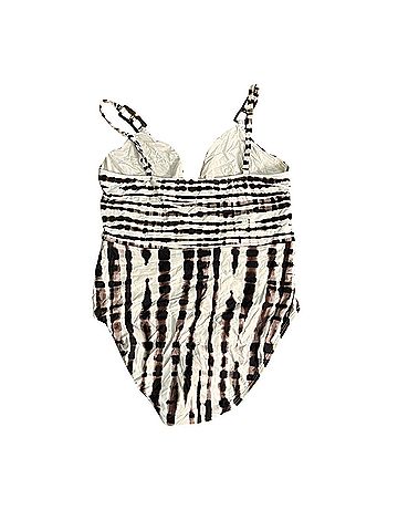 La Blanca One Piece Swimsuit (view 2)