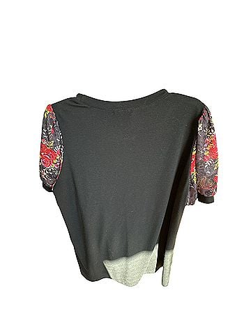 Ofeefan Queen Short Sleeve Blouse (view 2)