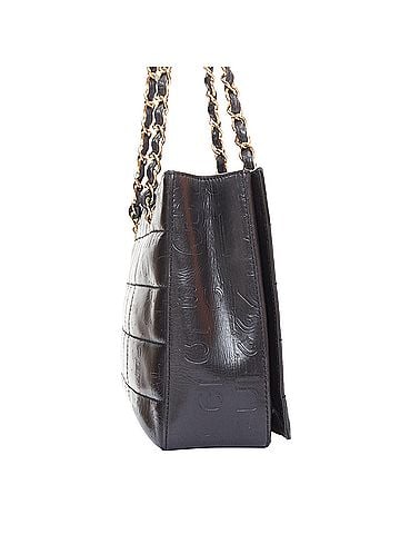 Chanel Chanel leather logo embossed chain tote bag (view 2)