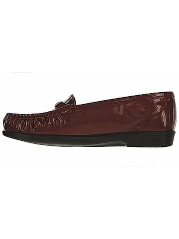SAS Women's Metro Loafer in Garnet (view 2)