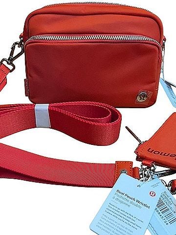 Lululemon Athletica Eveeywhere Crossbody Bag 2L Crossbody Bag (view 2)