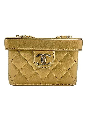Chanel Chanel Matelassé Shoulder Bag, Gold (view 2)