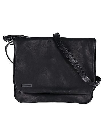 Issey Miyake im ISSEY MIYAKE Leather Flap Shoulder Bag, Black, Men's (view 1)