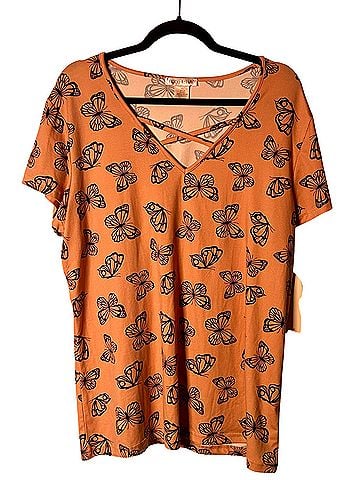 Coco & Shay Short Sleeve Blouse (view 1)