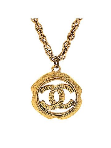 Chanel Vintage CC Round Pendant Choker Necklace Metal (view 1)