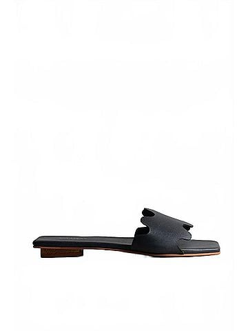 Kaanas Women's Mallawi Wavy Slide in Black (view 1)