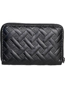 Rebecca and Rifka Women's Smooth Basket Weave Quilt With Medallion Zip Indexer Wallet in Black (view 2)