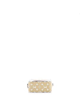 Louis Vuitton Beach Pouch Limited Edition Jungle Monogram Giant (view 2)