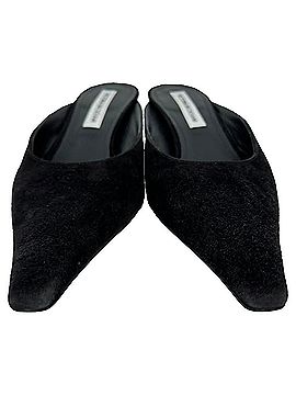 Victoria Beckham Victoria Beckham Pointed-Toe Low-Heeled Mules in Black Suede (view 2)