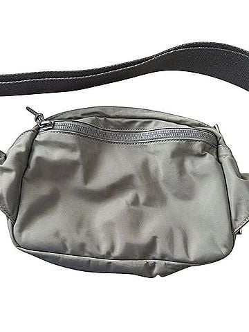 Lululemon Athletica Everywhere Belt Bag 2L Belt Bag (view 2)