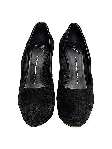 Giuseppe Zanotti Giuseppe Zanotti Round-Toe Platform Pumps in Black Suede (view 2)