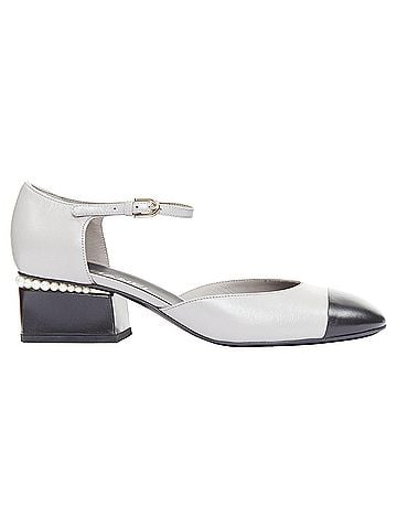 Chanel Chanel leather pearl trimmed CC pumps (view 1)