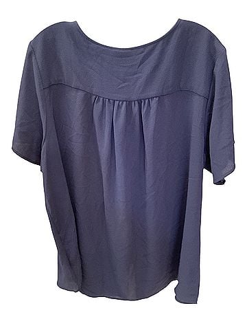 Lularoe Short Sleeve Blouse (view 2)