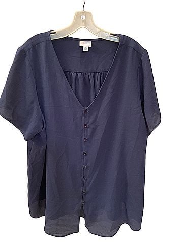 Lularoe Short Sleeve Blouse (view 1)