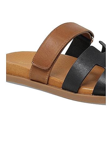 Django & Juliette Women's Nodette Flat Leather Sandal (view 2)