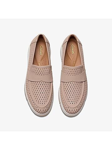 Clarks Women's Loriini Edge Shoe in Sand Nubuck (view 2)
