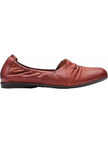 Clarks Women's Rena Way Flat in Chestnut Leather (view 2)