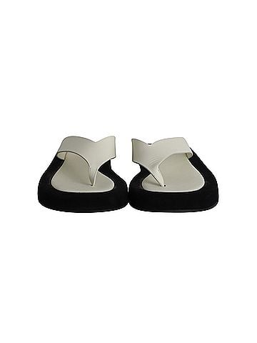 The Row The Row Ginza Flip Flop Sandals in White Leather (view 2)