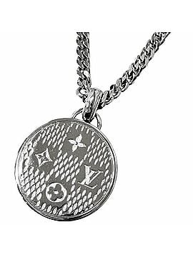 Louis Vuitton LOUIS VUITTON (Louis Vuitton) 2025 model M02446 Damier Staple Pendant Necklace, Silver, Made in Italy, Men's, with Box and Dust Bag. (view 1)