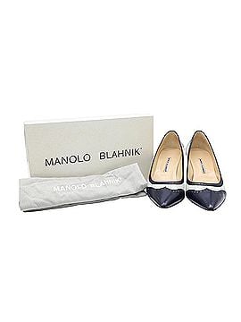 Manolo Blahnik Manolo Blahnik Ancor Two-tone Spectator Pumps in Navy Blue Leather (view 2)