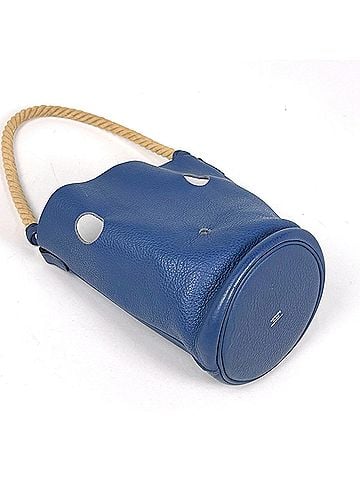 Hermès Hermes Mainjoir PM Bucket Handbag, Taurillon Clemence Leather, Blue, Women's. (view 2)