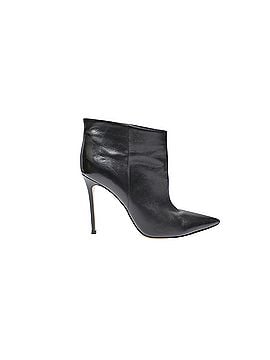 Gianvito Rossi Gianvito Rossi Zipper Ankle Boots in Black Leather (view 1)