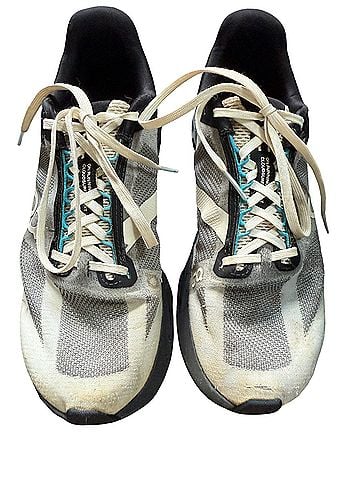 On Cloud Sneakers (view 2)