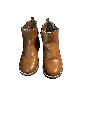 Amazon Essentials Ankle Boots (view 1)