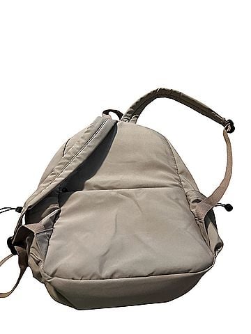 Amazon Basics Backpack (view 2)