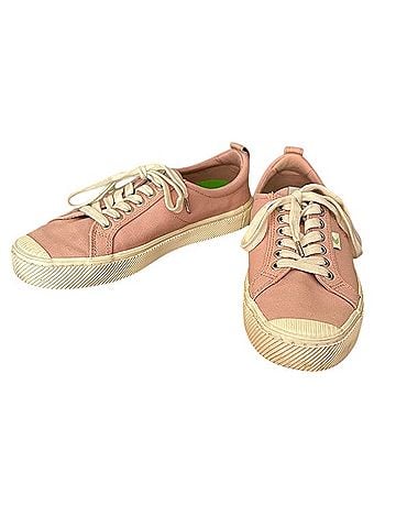 Cariuma Sneakers (view 1)