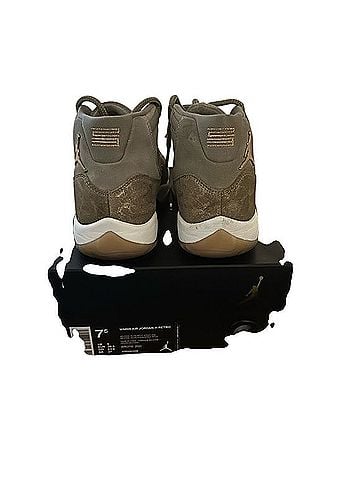 Jordan Retro 11 Sneakers (view 2)