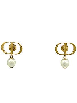 Christian Dior Christian Dior logo faux pearl earrings, gold-plated pearl, white, for women. (view 1)
