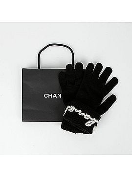 Chanel Pearl Logo Gloves (view 1)