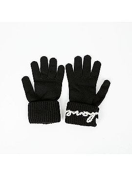 Chanel Pearl Logo Gloves (view 2)