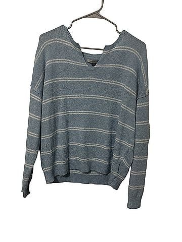 American Eagle Outfitters Pullover Sweater (view 1)