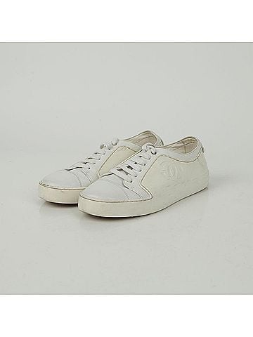 Chanel Cc Logo Low-top Sneakers (view 1)