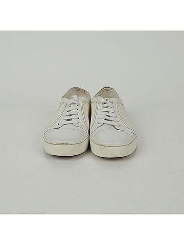 Chanel Cc Logo Low-top Sneakers (view 2)